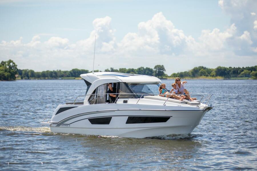 2027 Beneteau Antares 9