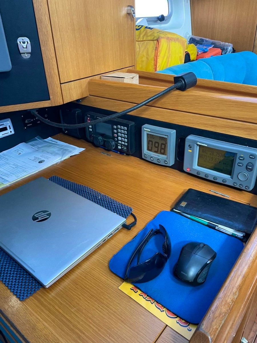 53' 2003 Oyster Yachts 