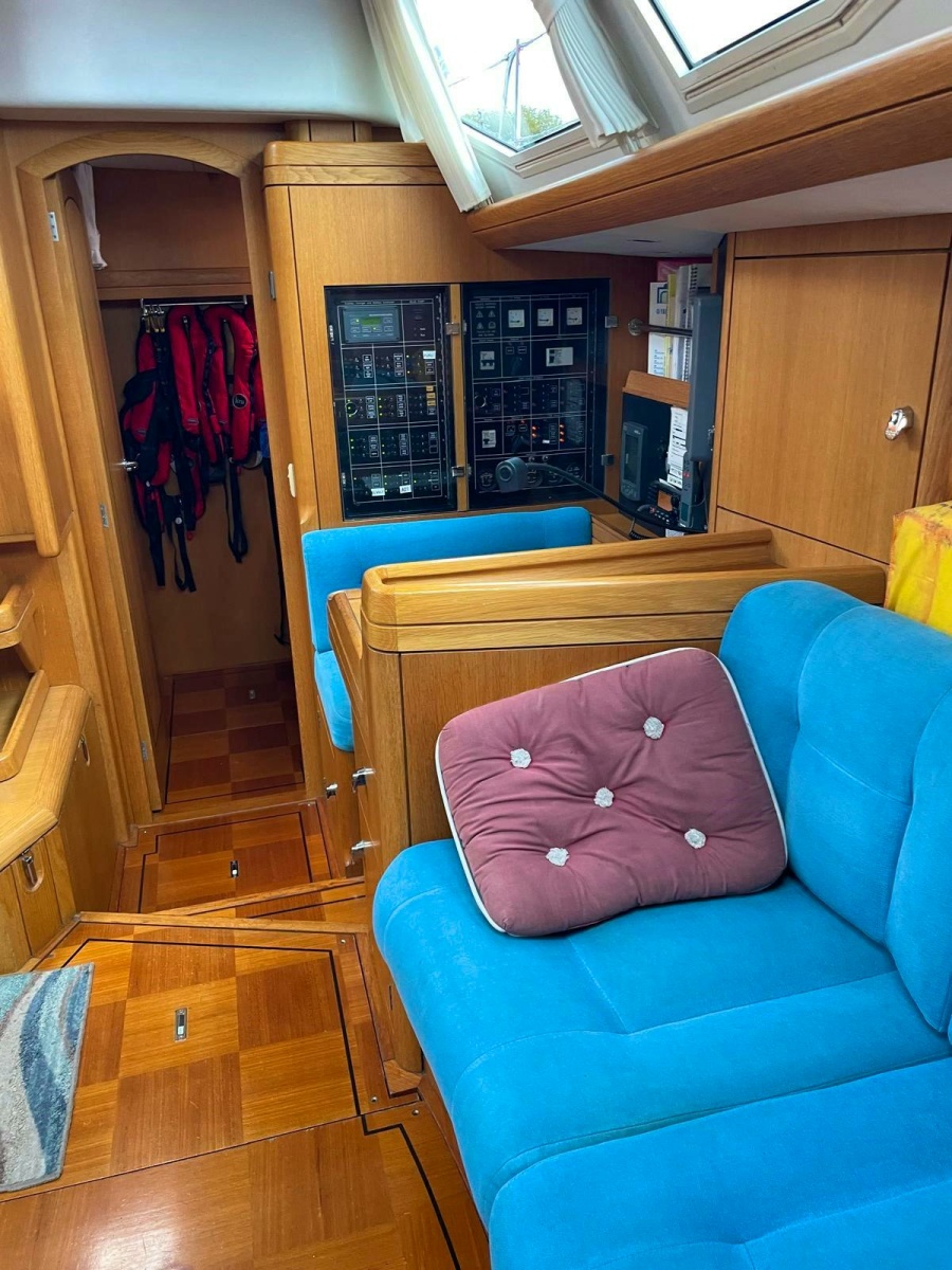 53' 2003 Oyster Yachts 