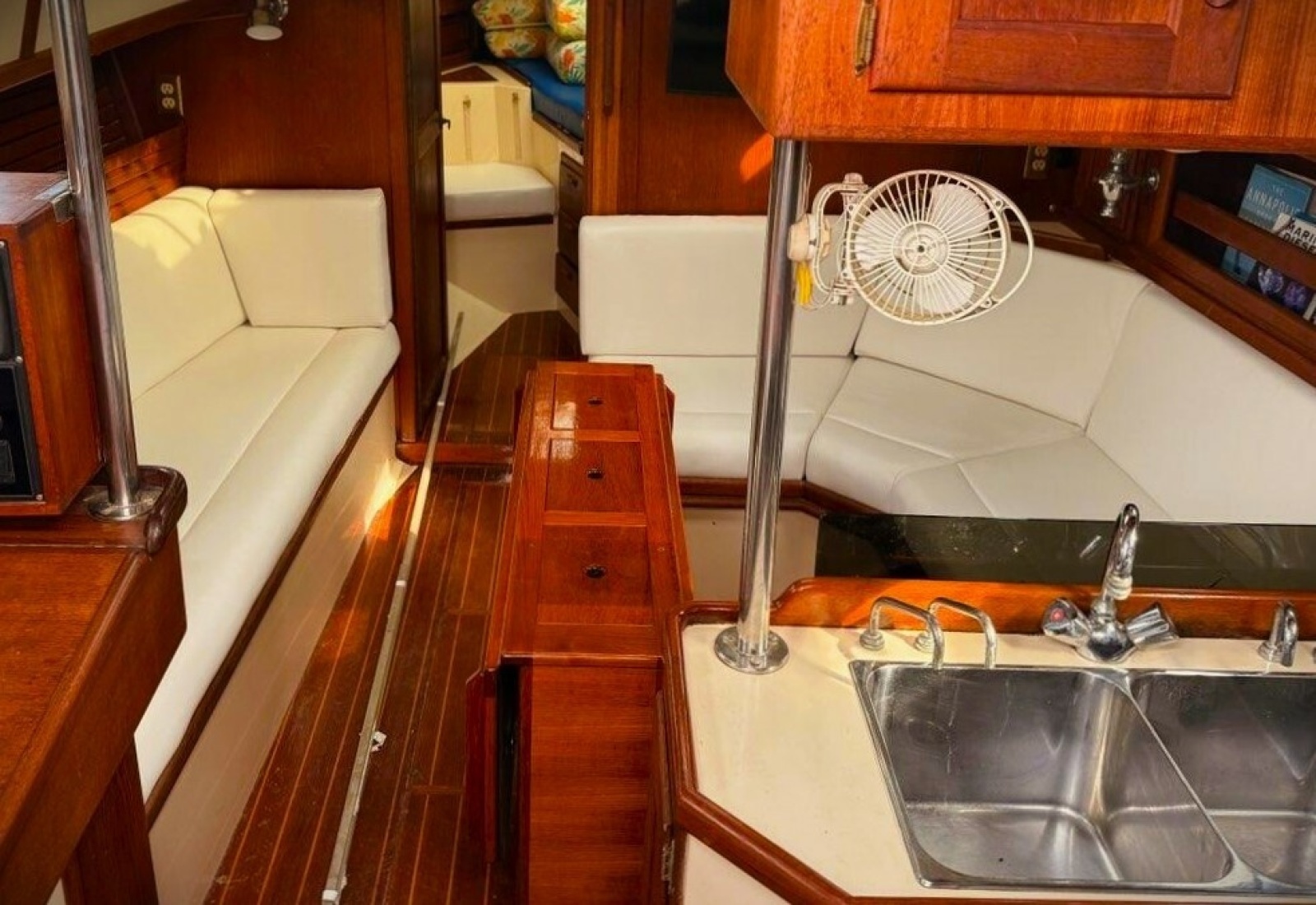 1995 Pacific Seacraft 37