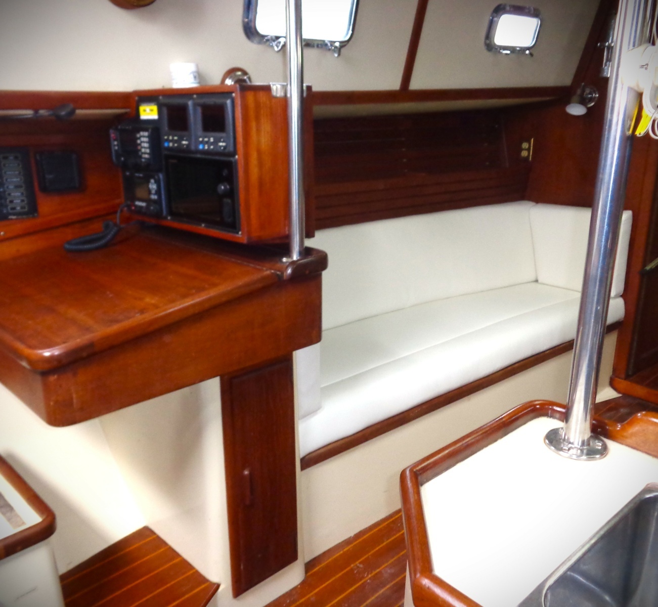 1995 Pacific Seacraft 37