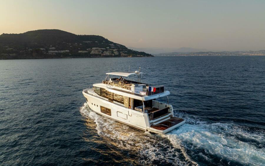 2027 Beneteau Swift Trawler