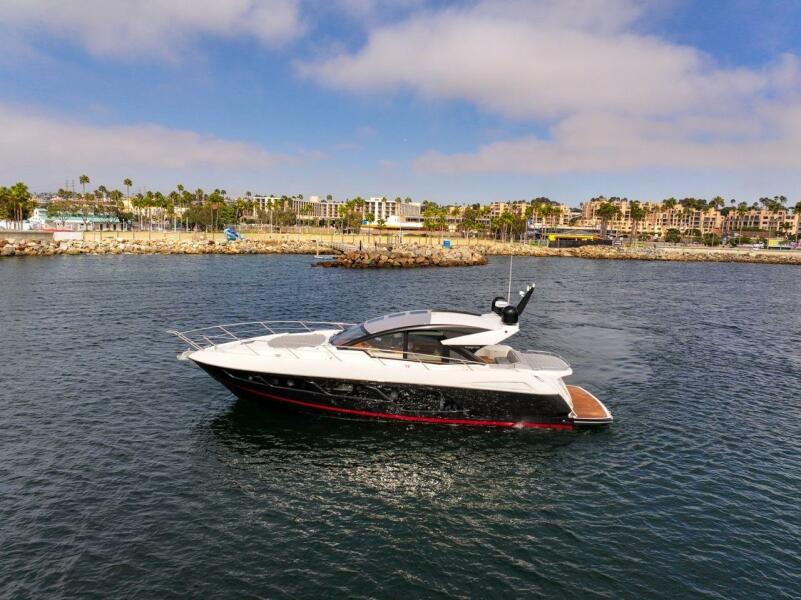 57' 2019 Sunseeker Predator 57