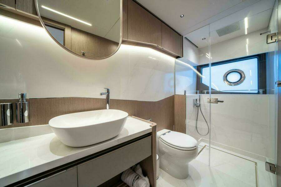 100ft Sunseeker Yacht For Sale