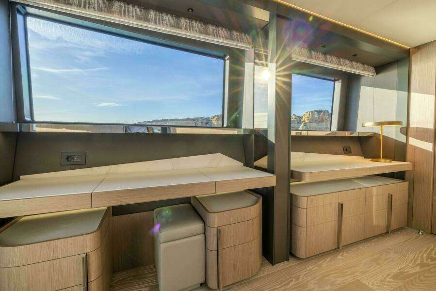 100ft Sunseeker Yacht For Sale