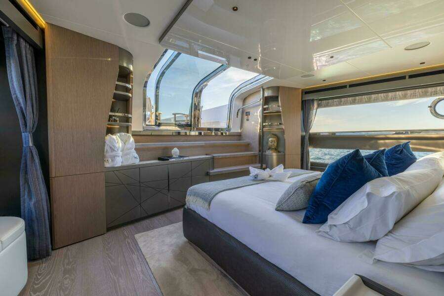 100ft Sunseeker Yacht For Sale