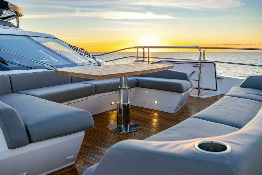 100ft Sunseeker Yacht For Sale