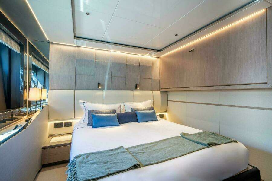 100ft Sunseeker Yacht For Sale