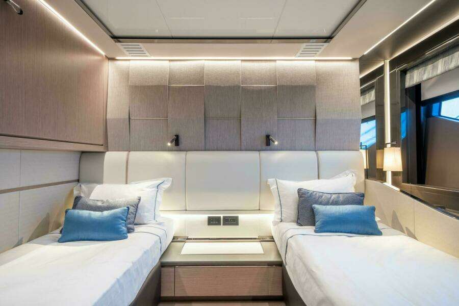 100ft Sunseeker Yacht For Sale