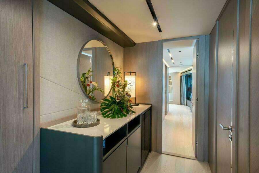 100ft Sunseeker Yacht For Sale