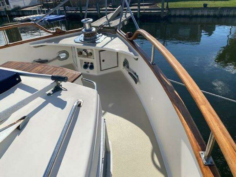 Good Vibrations 42ft Grand Banks Yacht For Sale Good Vibrations 42ft Grand Banks Yacht For Sale