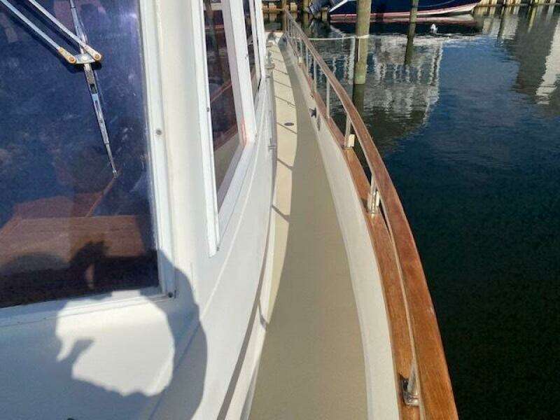 Good Vibrations 42ft Grand Banks Yacht For Sale Good Vibrations 42ft Grand Banks Yacht For Sale