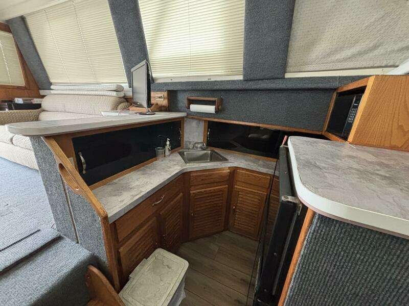 Greene s Bor o II 40ft Silverton Yacht For Sale