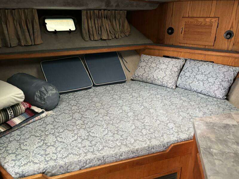 Greene s Bor o II 40ft Silverton Yacht For Sale