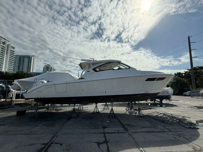 Lady B 36ft Pursuit Yacht For Sale