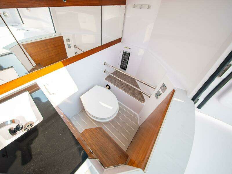28ft Axopar Yacht For Sale