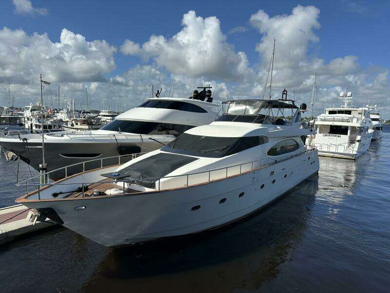 85ft Azimut Yacht For Sale