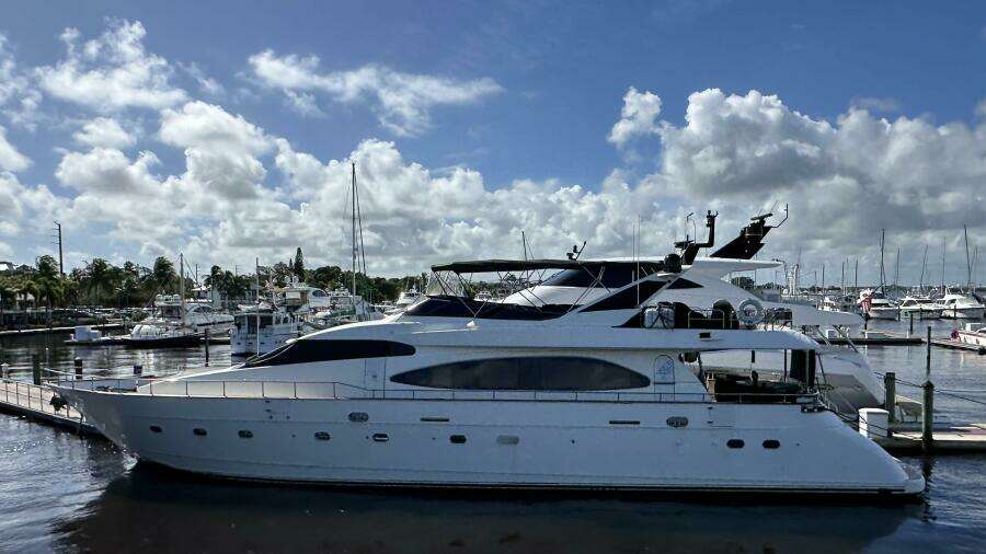 85ft Azimut Yacht For Sale