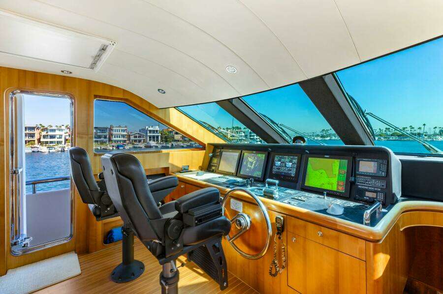 REVERIE 98ft Horizon Yacht For Sale