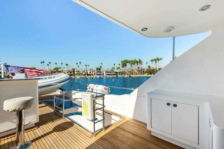 REVERIE 98ft Horizon Yacht For Sale