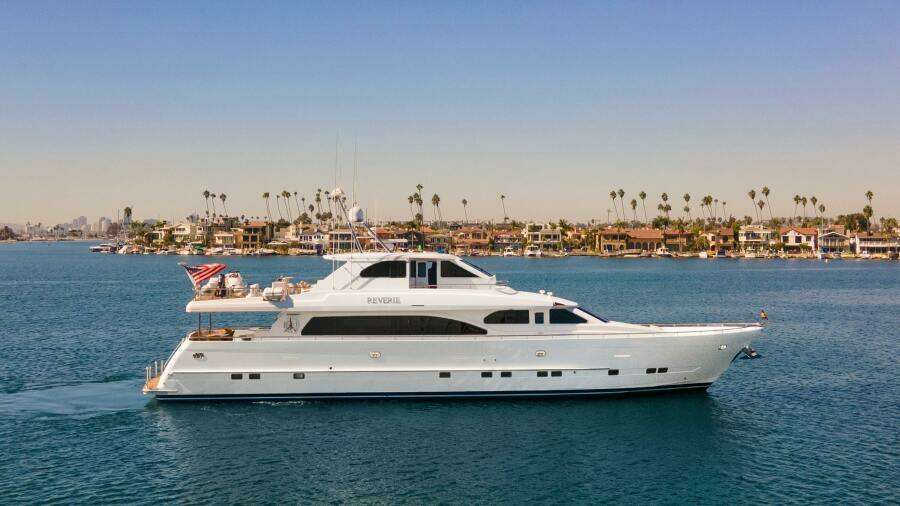 REVERIE 98ft Horizon Yacht For Sale