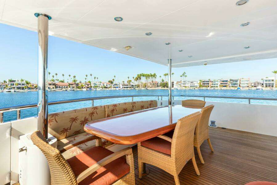 REVERIE 98ft Horizon Yacht For Sale