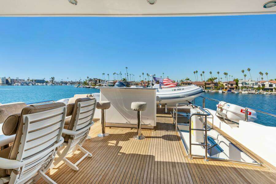 REVERIE 98ft Horizon Yacht For Sale