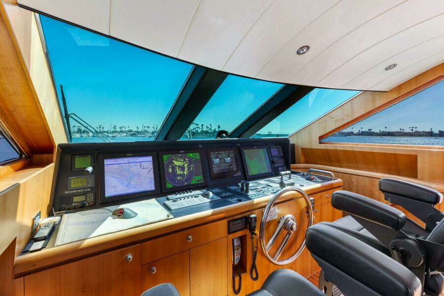 REVERIE 98ft Horizon Yacht For Sale