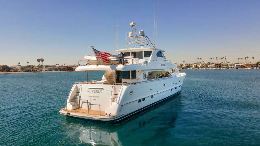 REVERIE 98ft Horizon Yacht For Sale