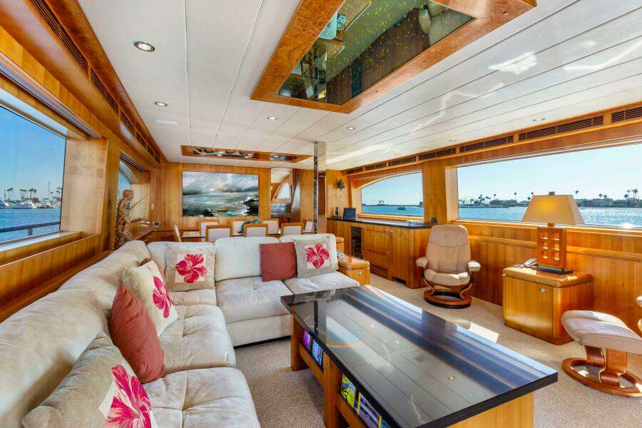 REVERIE 98ft Horizon Yacht For Sale
