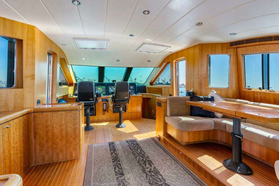 REVERIE 98ft Horizon Yacht For Sale