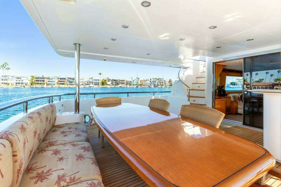 REVERIE 98ft Horizon Yacht For Sale