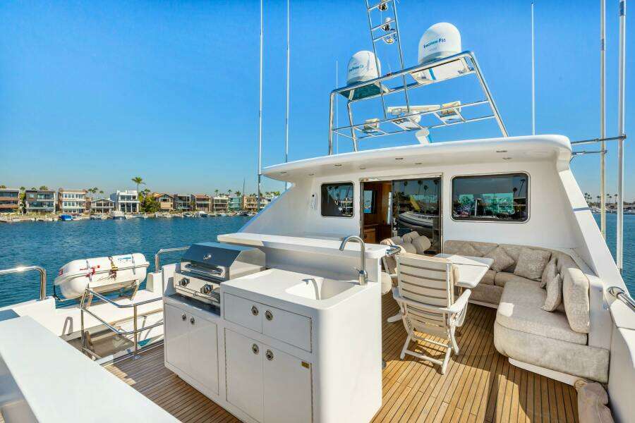 REVERIE 98ft Horizon Yacht For Sale