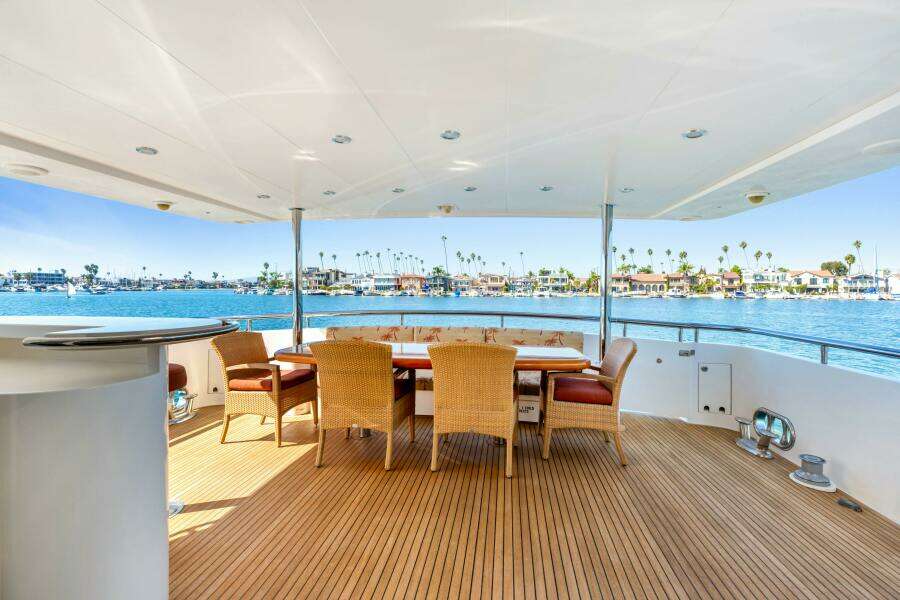 REVERIE 98ft Horizon Yacht For Sale