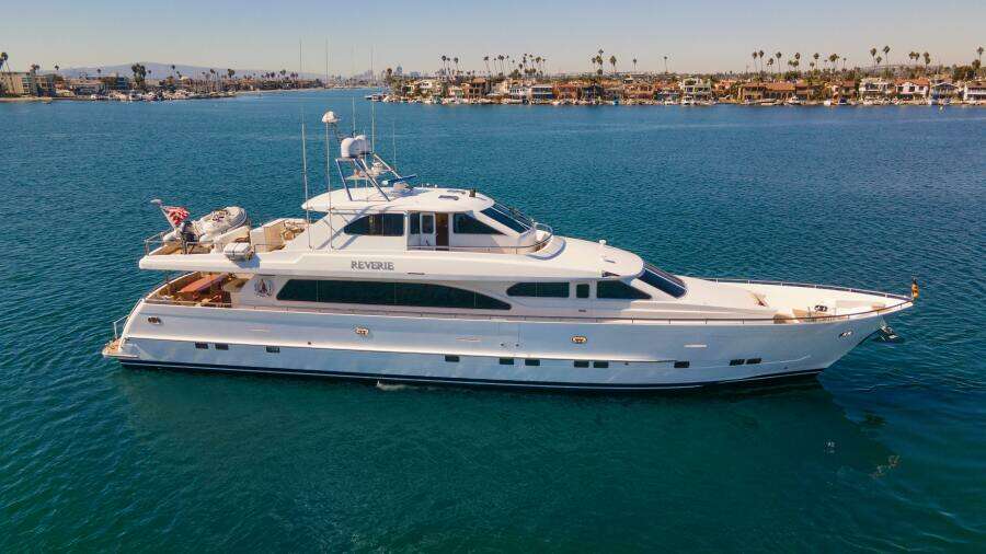 REVERIE 98ft Horizon Yacht For Sale