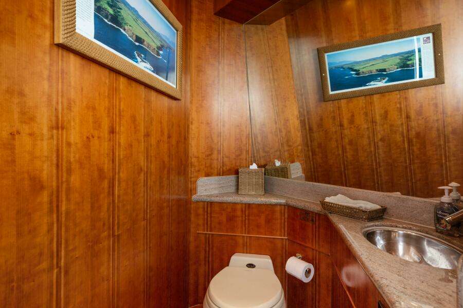 REVERIE 98ft Horizon Yacht For Sale