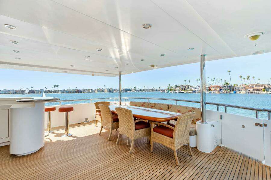 REVERIE 98ft Horizon Yacht For Sale