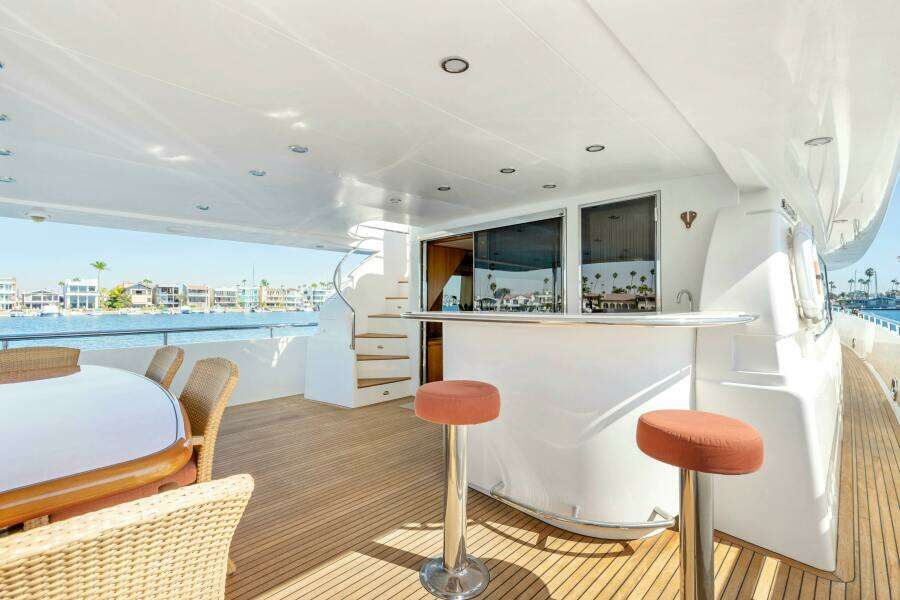 REVERIE 98ft Horizon Yacht For Sale