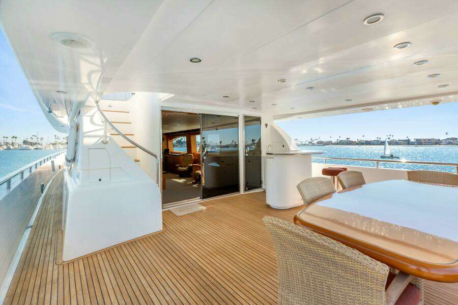 REVERIE 98ft Horizon Yacht For Sale