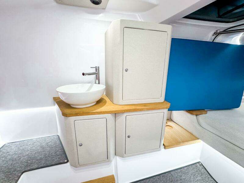 37ft Axopar Yacht For Sale