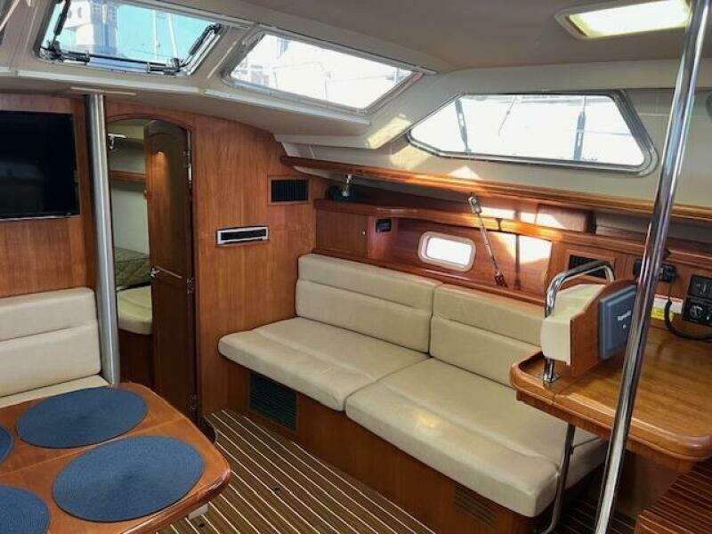 Navah 42ft Hunter Yacht For Sale