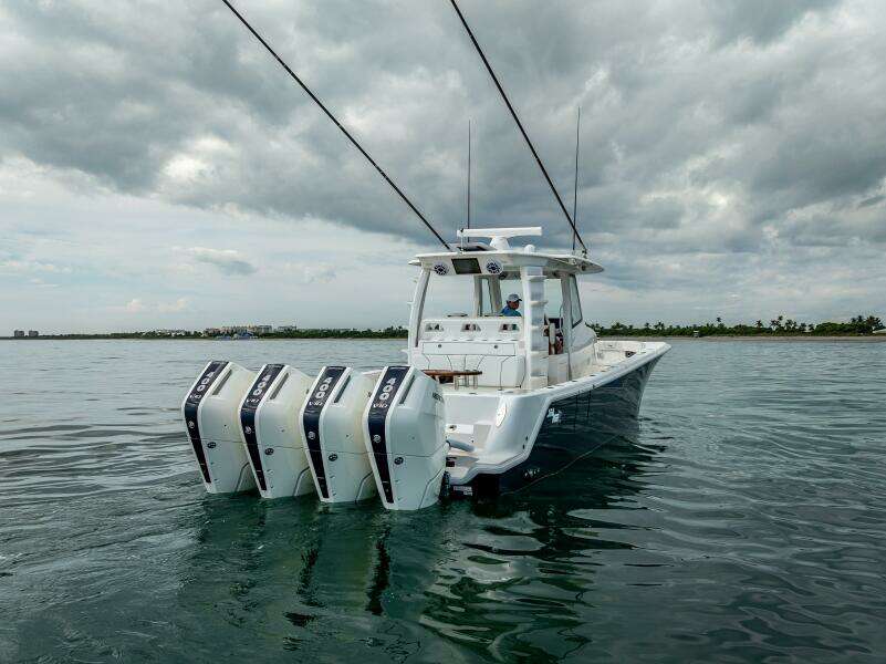 42ft SeaVee Yacht For Sale