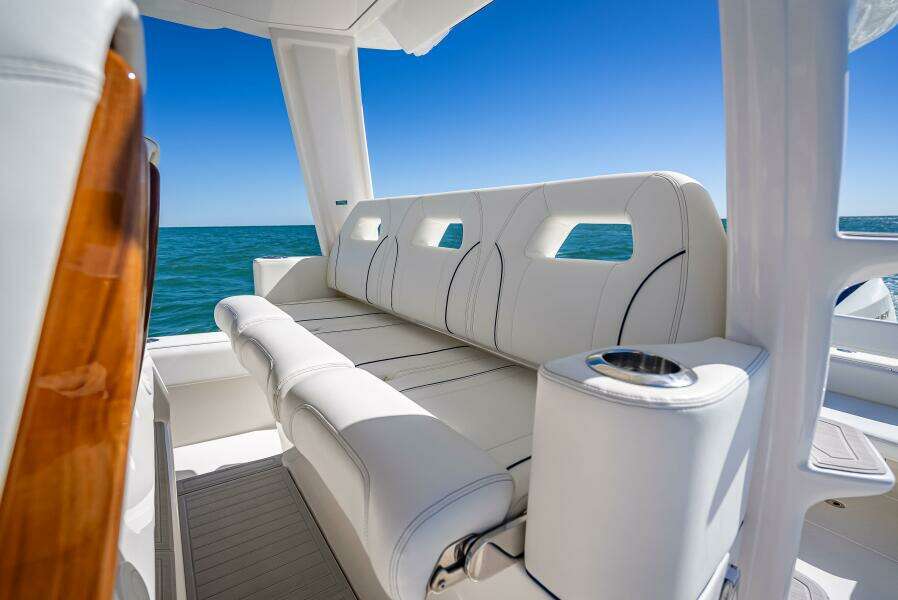 42ft SeaVee Yacht For Sale