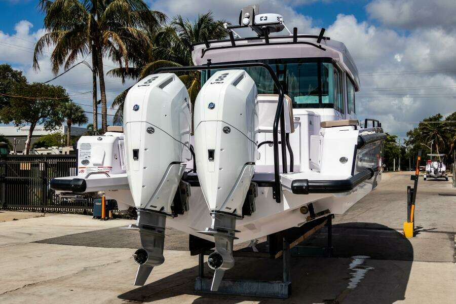 37ft Axopar Yacht For Sale