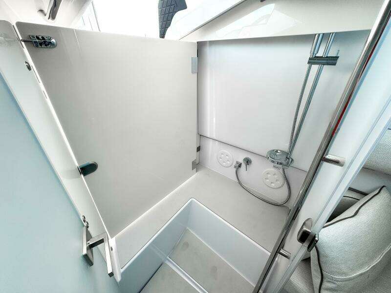 37ft Axopar Yacht For Sale