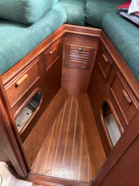 1983 Cape Dory 28