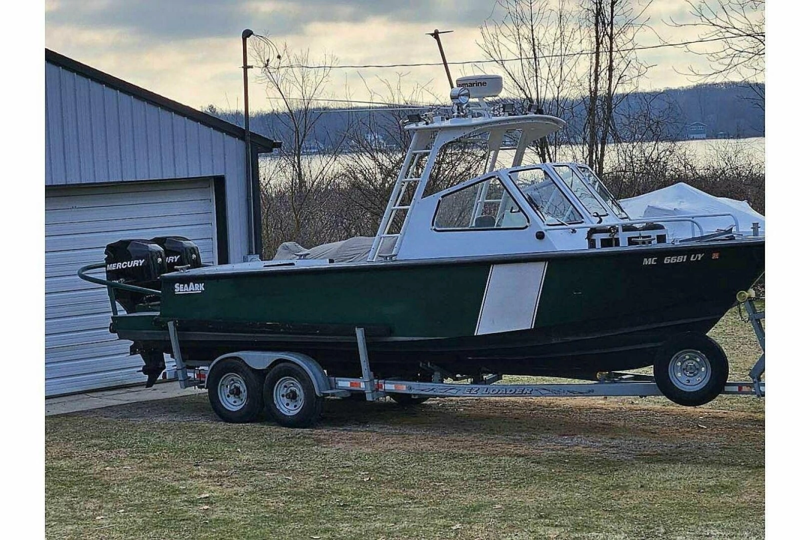 2002 SeaArk 25 V Commander SAMA 1365
