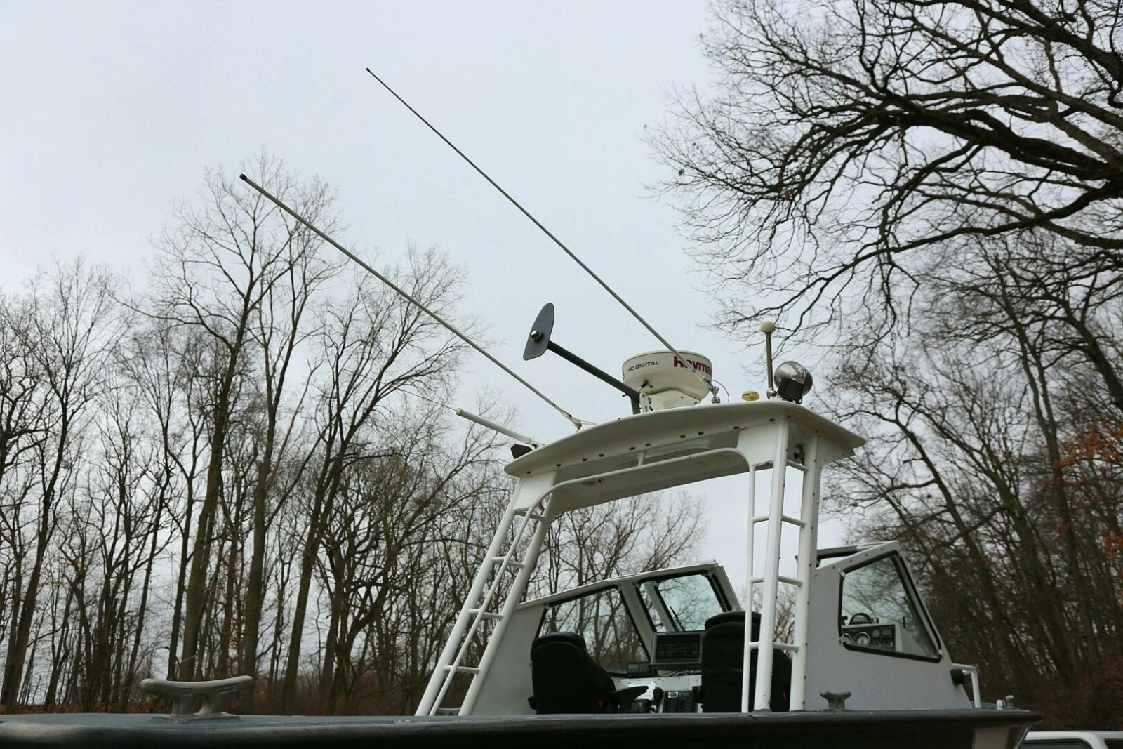 2002 SeaArk 25 V Commander SAMA 1365