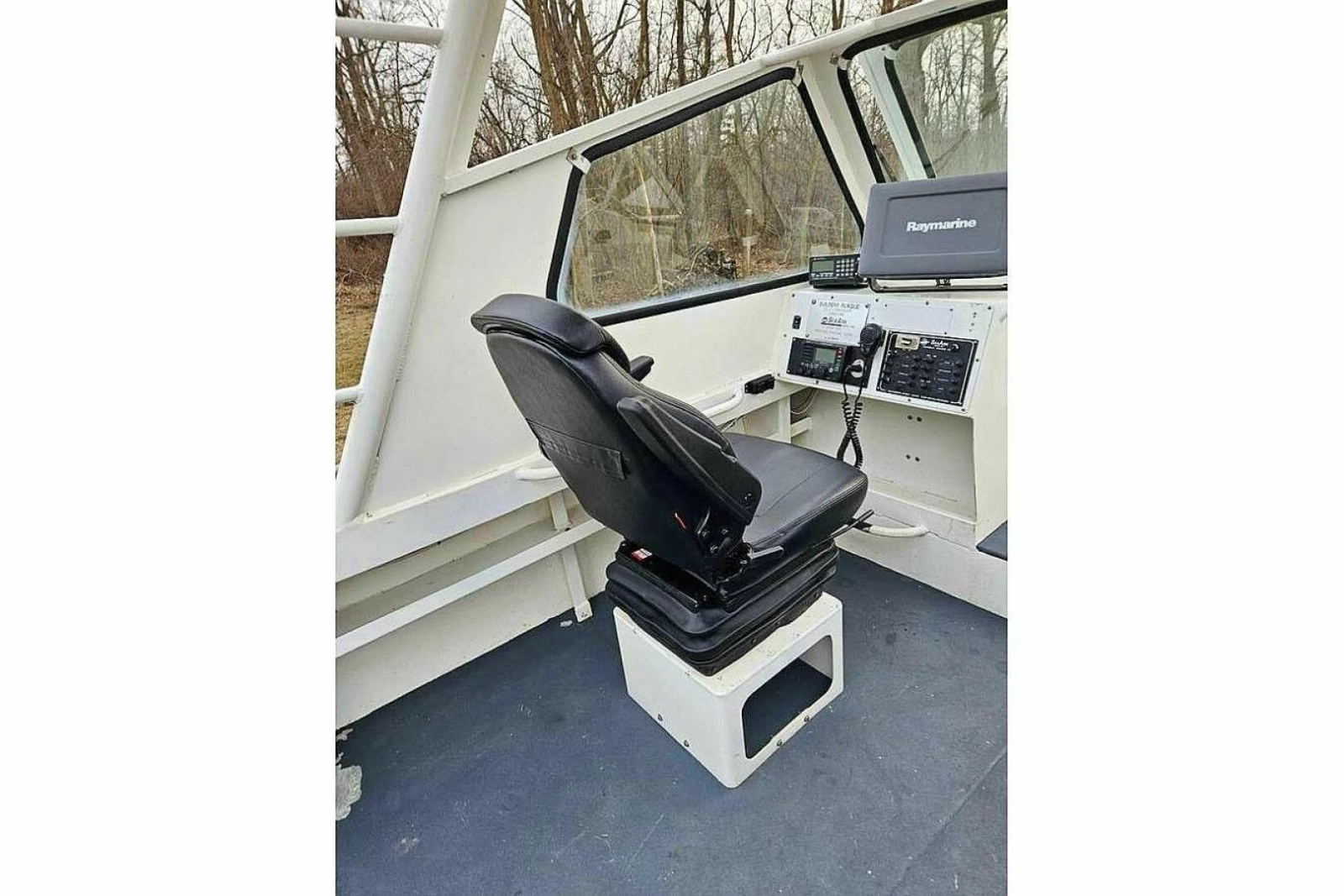 2002 SeaArk 25 V Commander SAMA 1365
