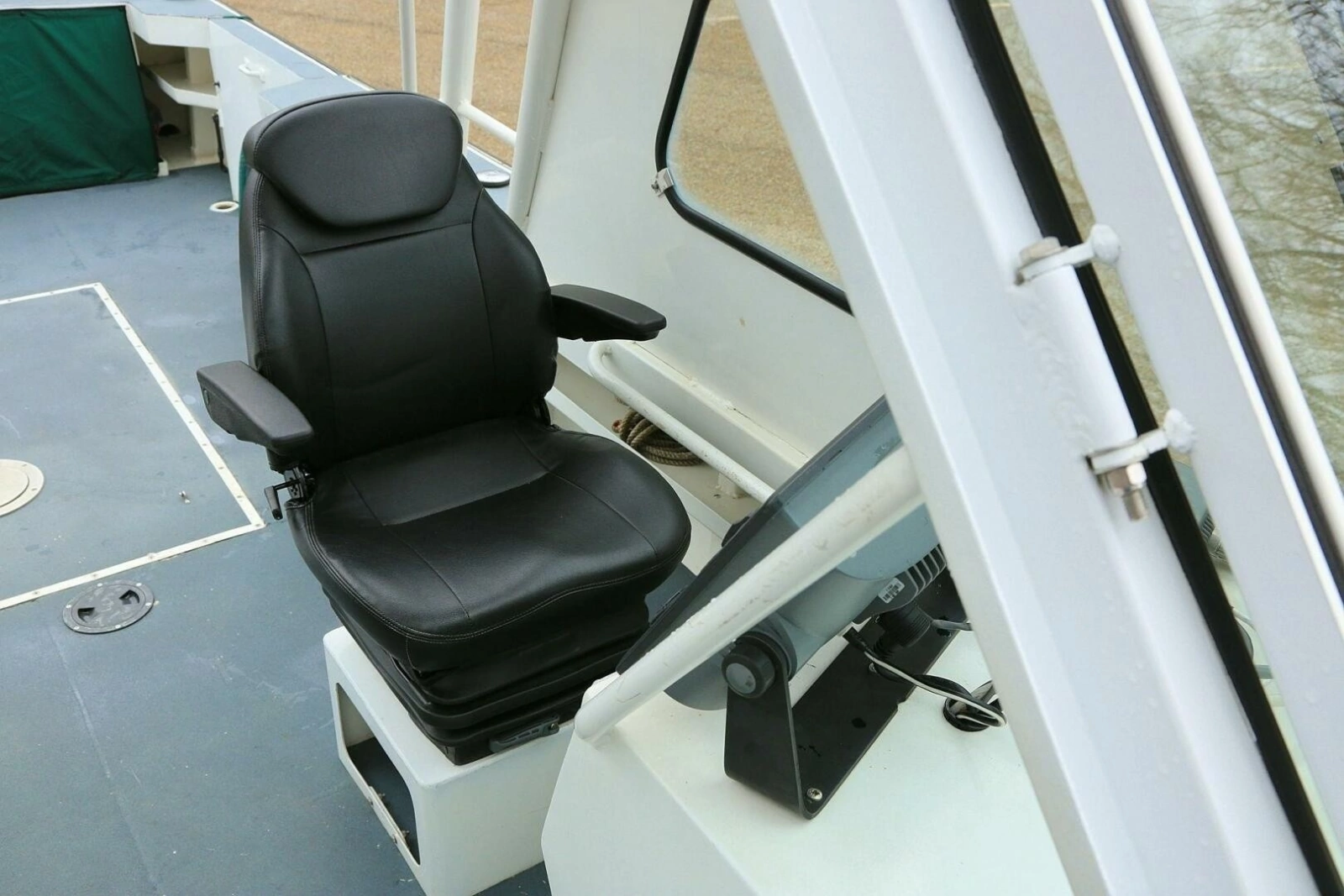 2002 SeaArk 25 V Commander SAMA 1365